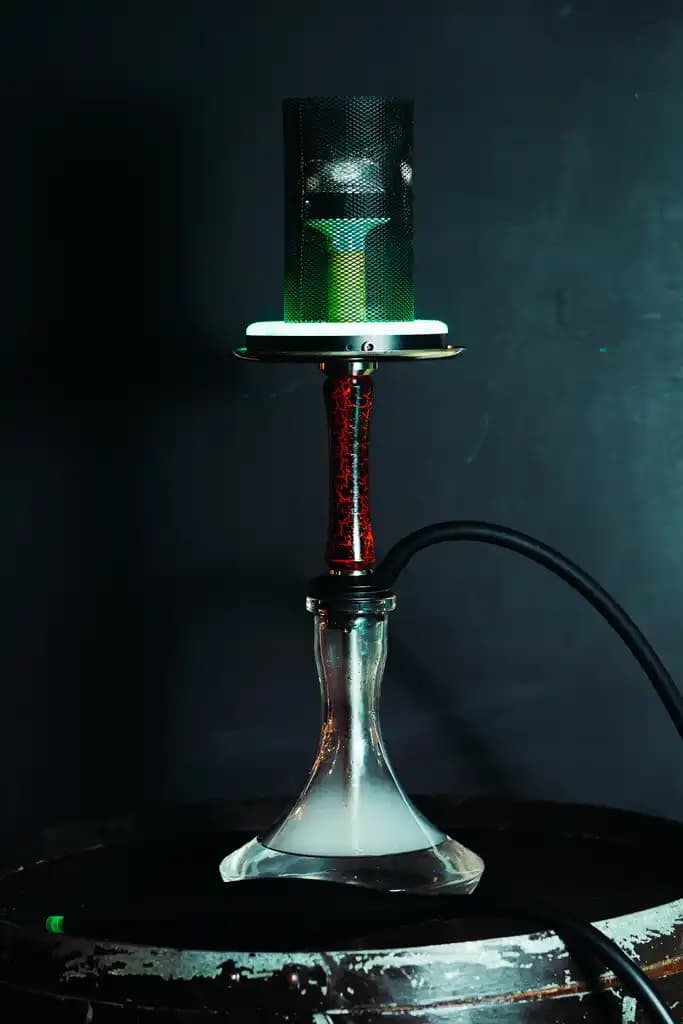 Shisha con cazoleta iluminada en Singular Pub